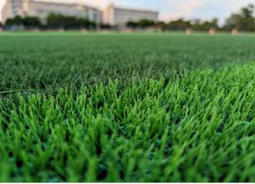 人造草坪足球场多少钱一个平方